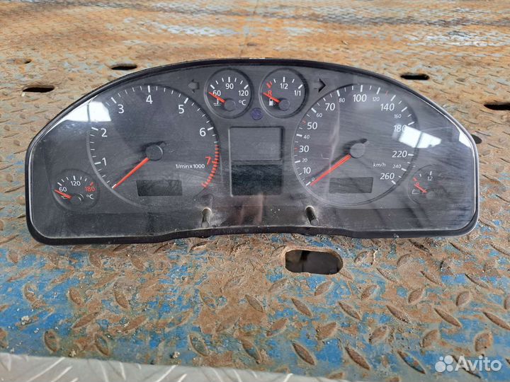 Приборы для Ауди А6 С5 2001гв