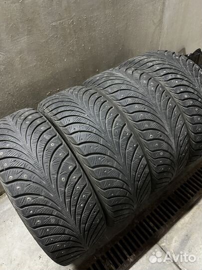Sava Eskimo Stud 215/55 R17
