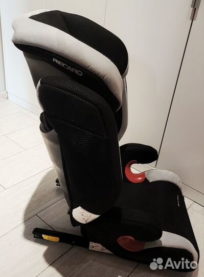 Автокресло Recaro Monza Nova2