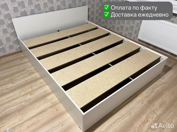 Кровать