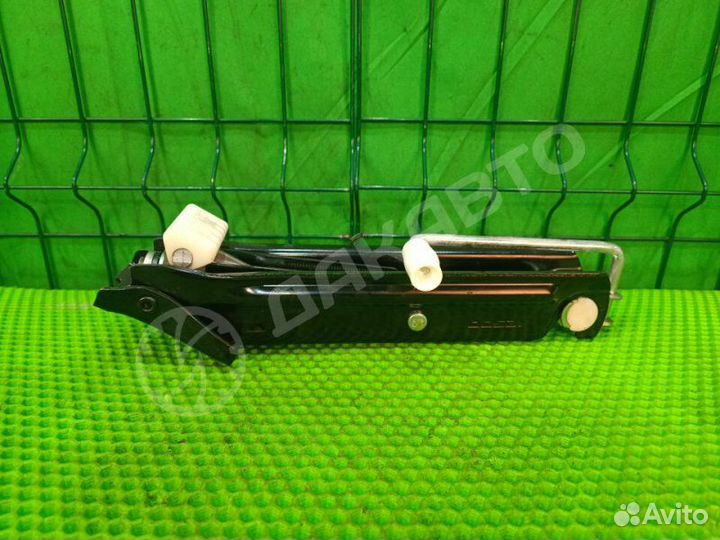 Домкрат Mercedes-Benz C W203