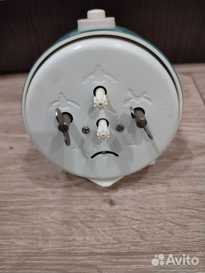 Часы будильник настольные СССР