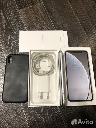iPhone Xr, 64 ГБ