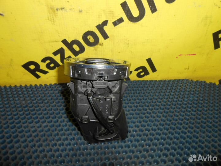 Дефлектор воздушный левый Пежо 308