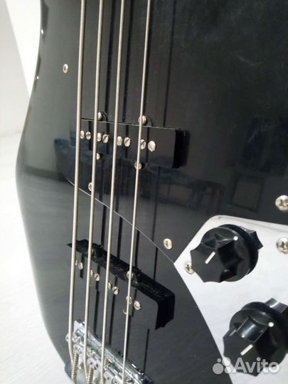 Бас гитара Squier by Fender Affinity Jazz Bass