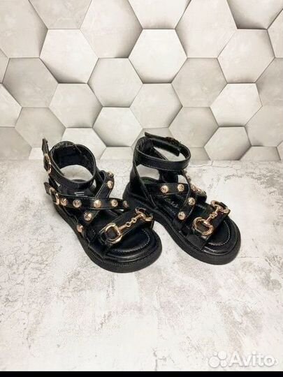 Босоножки 27(17см)