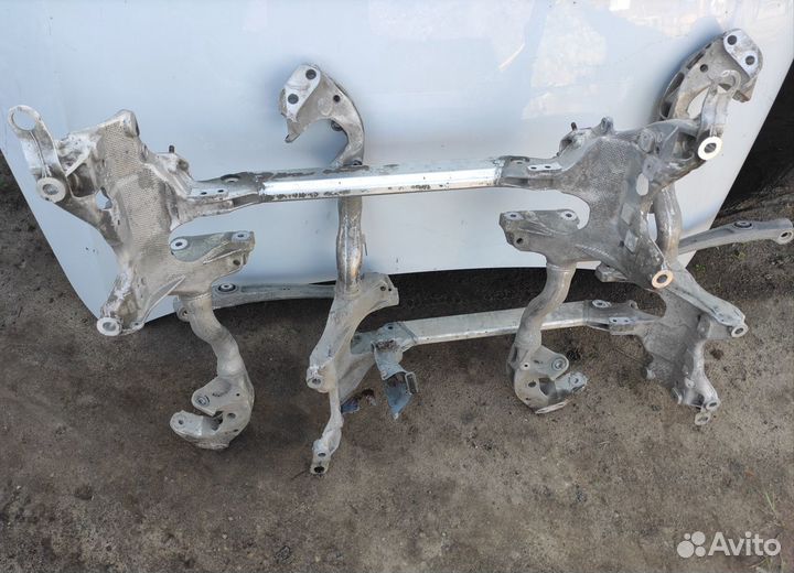 Подрамник передний Audi Q5 A4 2010