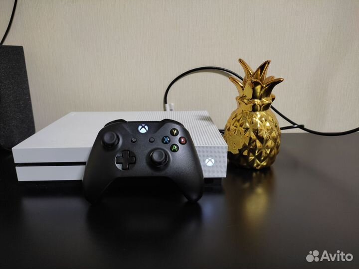 Xbox One S с дисководом