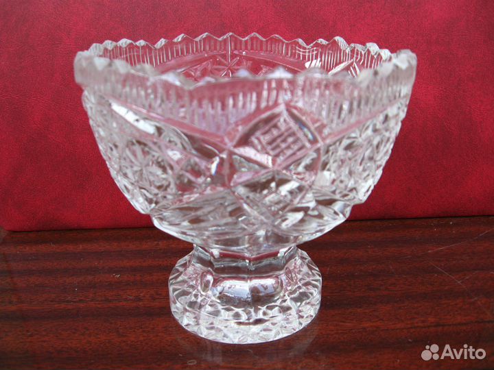 Ваза хрустальная