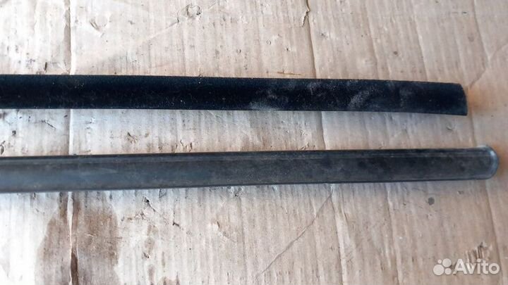 Escape тайванец 2007-09 бархотки задн правой двери