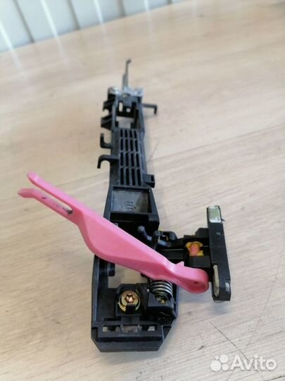 Кронштейн ручки двери задний правый Lexus Gs 350