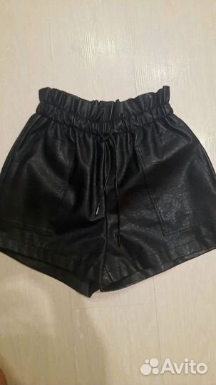 Кожаные шорты