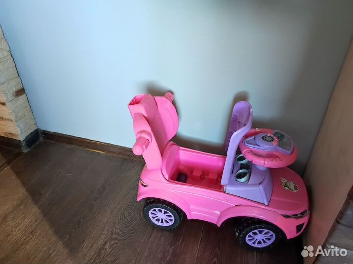 Детская машинка каталка с ручкой