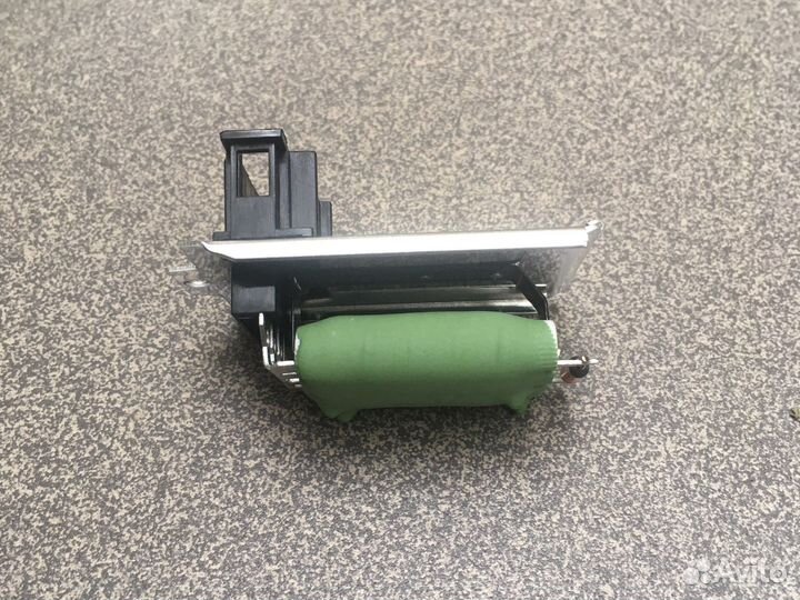 Резистор печки Transporter T4 новый