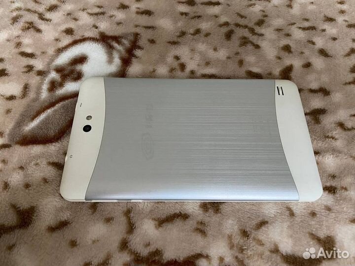 Планшет iRu Pad Master M716G 1Gb 8Gb SSD 3G