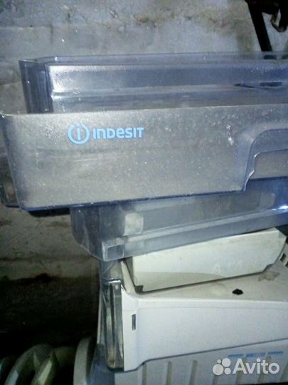 Ящики, полки для холодильника