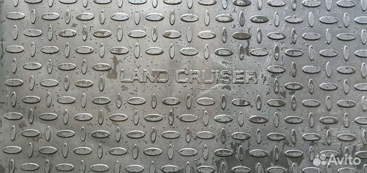 Резиновый коврик prado 150