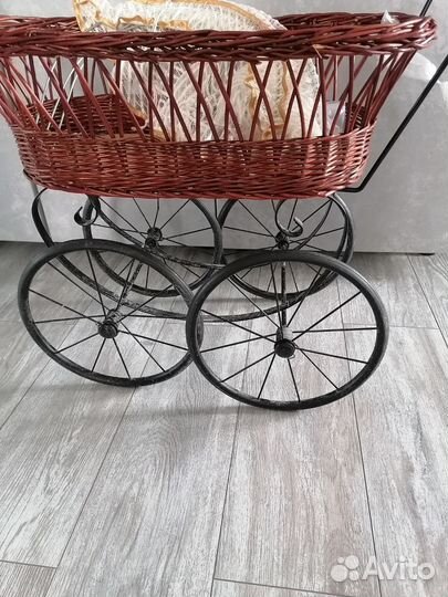 Коляска интерьерная (кукольная)