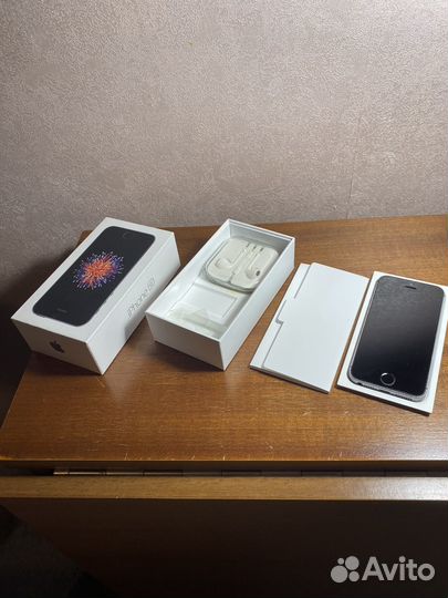 iPhone SE, 128 ГБ
