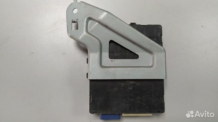 Блок управления багажника Toyota Land Cruiser 200