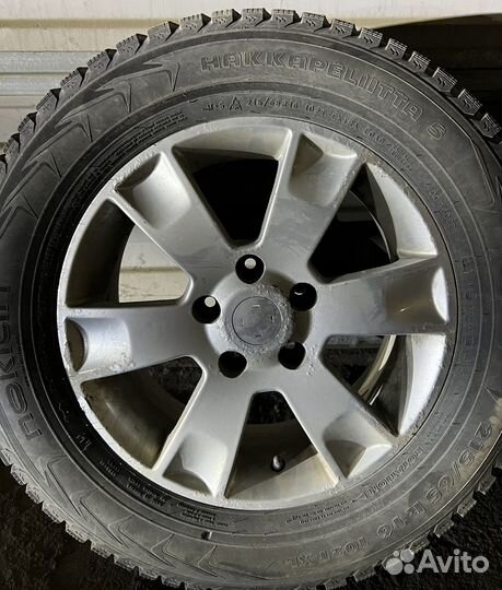 Nokian Tyres Hakkapeliitta 5 215/65 R16 102T