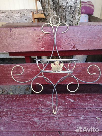 Подставка для цветов настенная