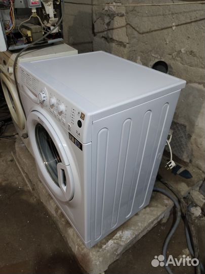 Стиральная машина Ariston 7кг