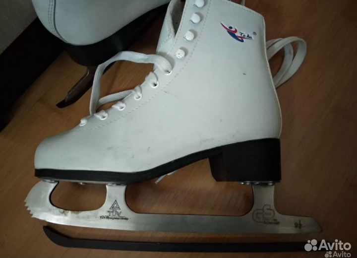 Коньки фигурные 37 размер