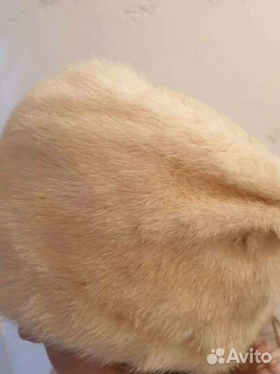 Шапка берет норковый