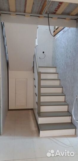 Лестница на металлическом каркасе