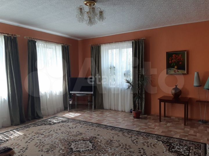 Коттедж 490 м² на участке 15,4 сот.