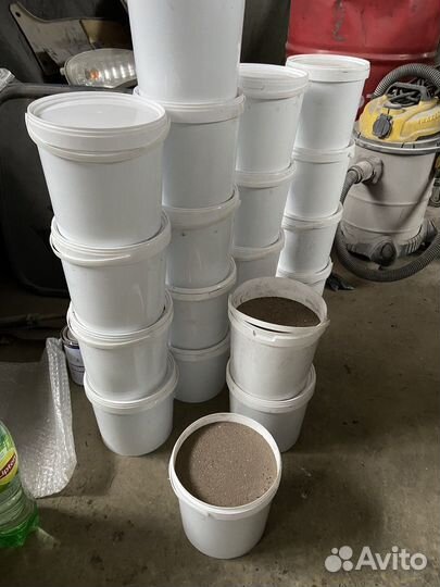 Зола древесная в ведрах