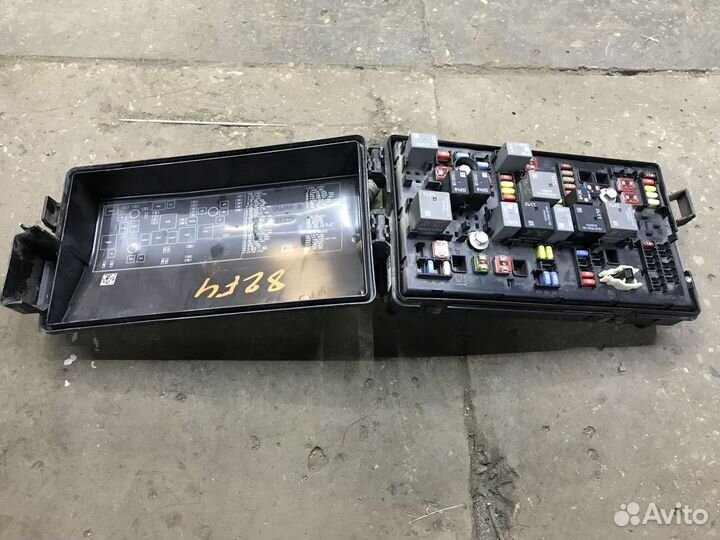 Блок предохранителей Chevrolet Camaro V 2010-2015