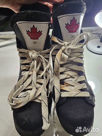 Коньки хоккейные