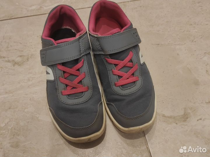 Кроссовки для девочки