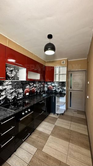 3-к. квартира, 70 м², 1/9 эт.