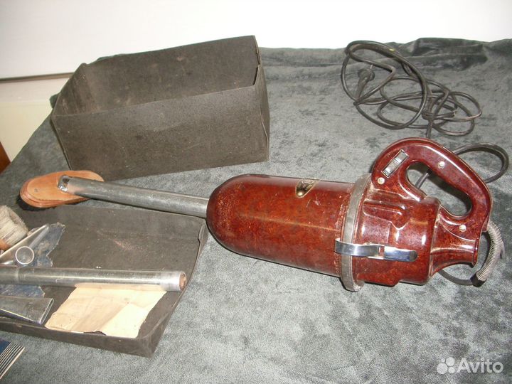 Старинный,винтажный пылесос Урал. 1956г. Карболит