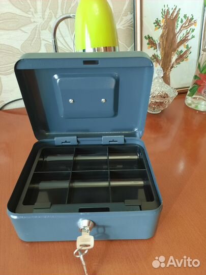 Кэшбокс (сейф)