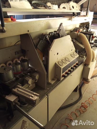 Кромкооблицовочный станок