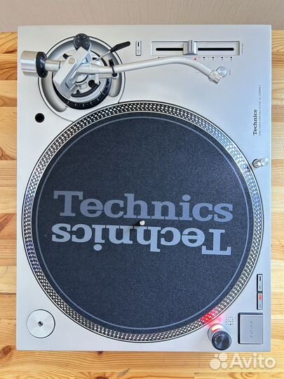 Проигрыватель винила Technics SL-1200 MK7