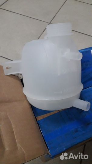 Расширительный бачок Лада Ларгус Рено Логан Дастер