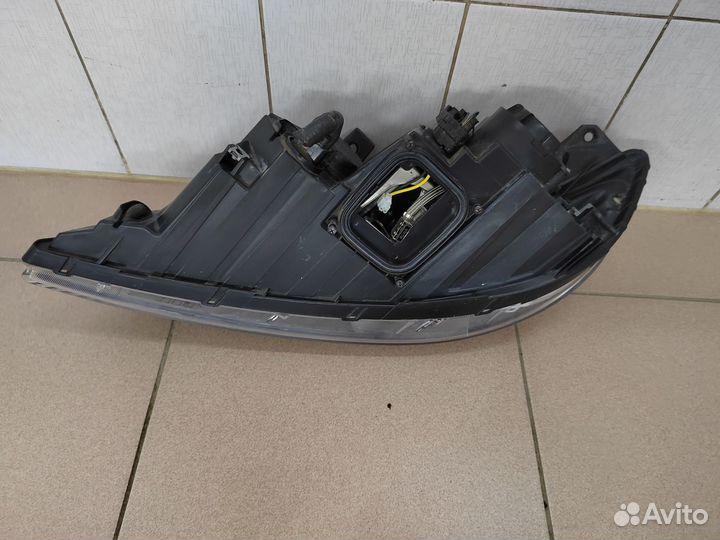 Фара правая ксенон оригинал Kia Sorento XM дорест