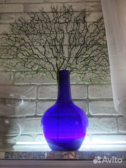 Вазы синее стекло, белый фарфор