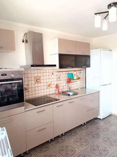 4-к. квартира, 90 м², 9/10 эт.