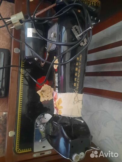 Машинка швейная с электроприводом