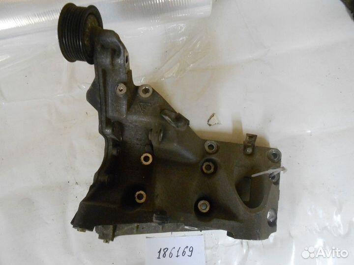 Кронштейн двигателя (Porsche Cayenne)