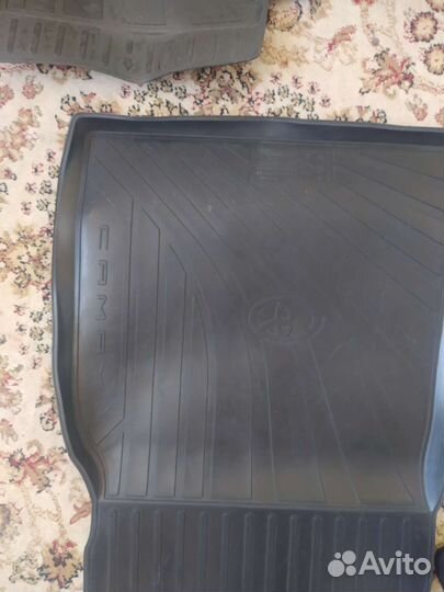 Автомобильные коврики резиновые