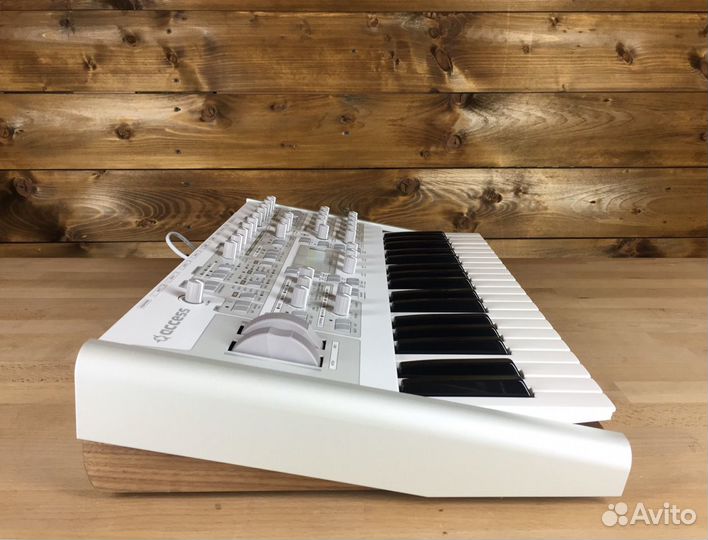 Синтезатор Access Virus TI2 Polar