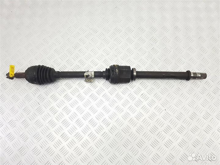 Полуось передняя правая (приводной вал, шрус) Ren