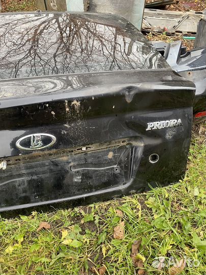 Задняя крышка багажника priora